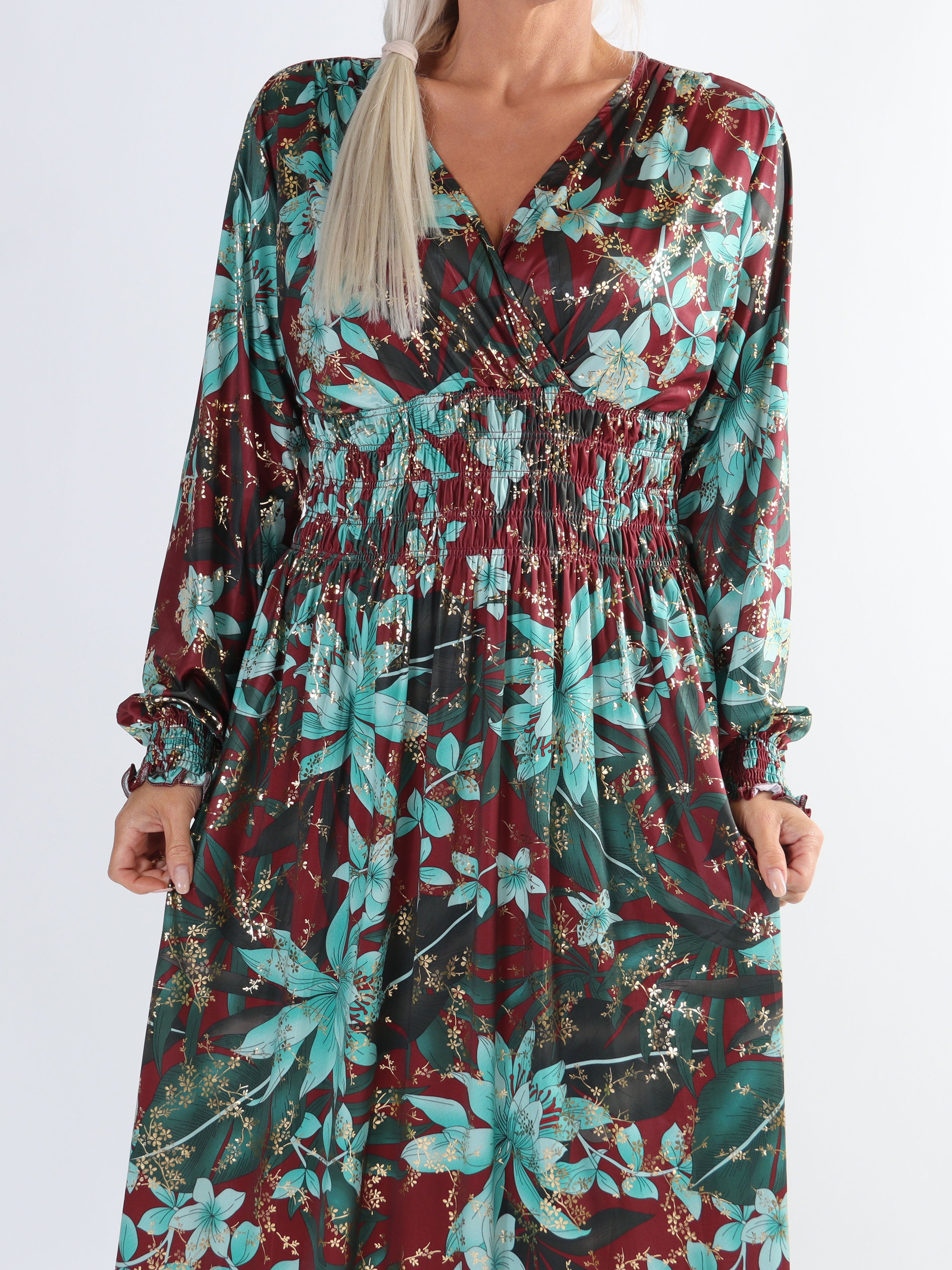 Pams L/S - Plus size elastisk klänning i skrynkelfritt tyg med långa ärmar